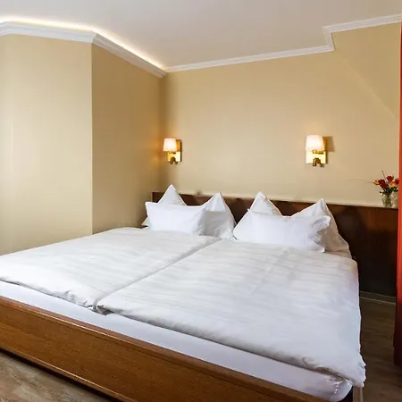 Swiss & Готель