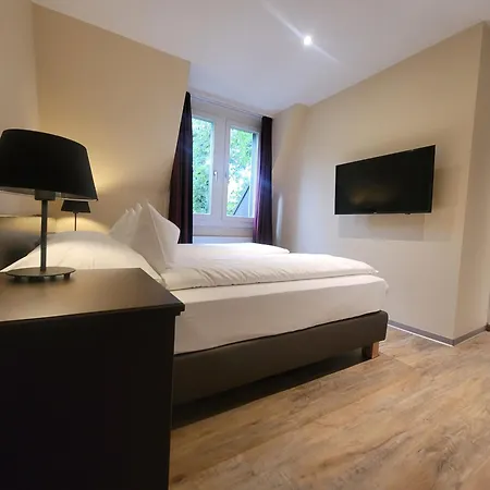 Swiss & Otel